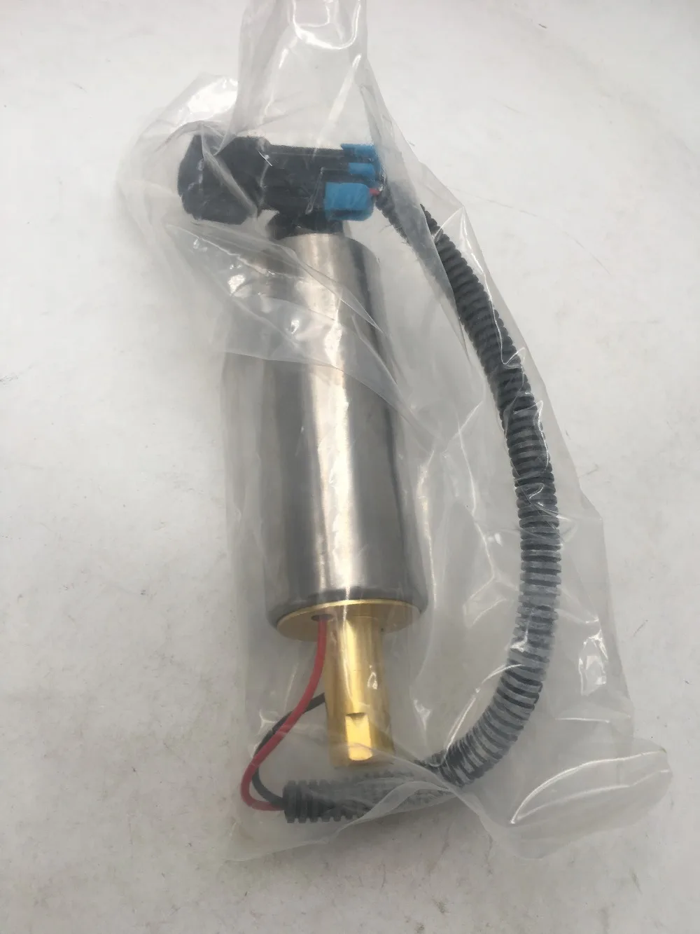 861155A3 Boat Electric Fuel Pump for Mercury Mercruiser 4.3 5.0 5.7 V6 V8 Carb Threaded 16x4cm Operation Pressure is 9psi-10 psi