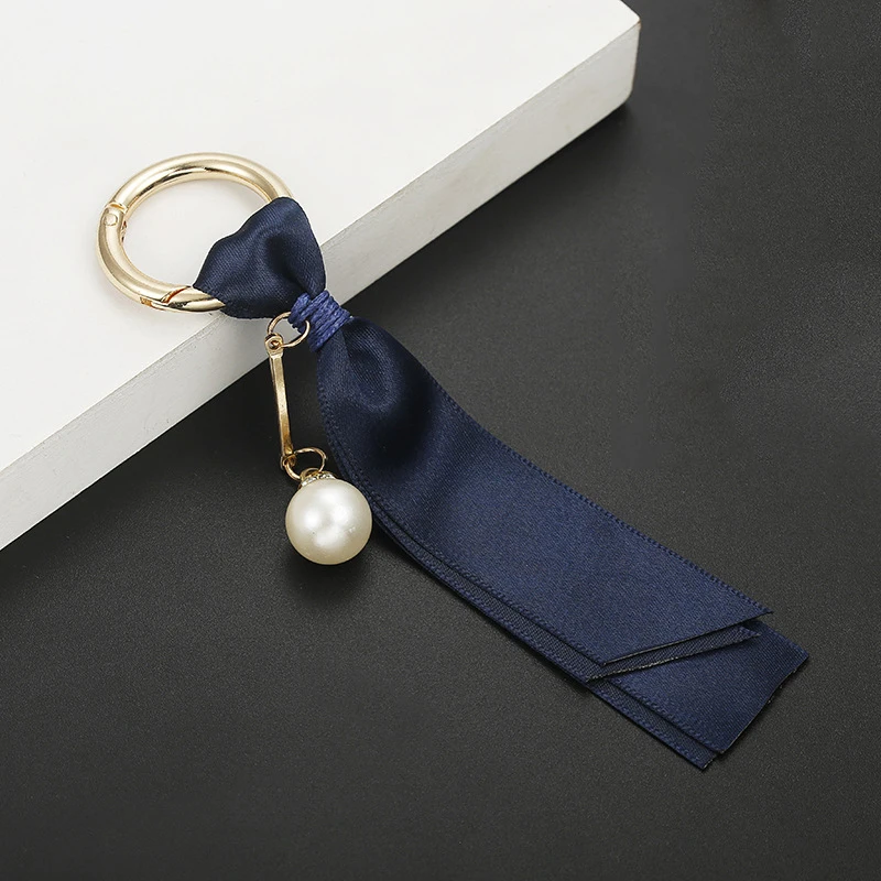 

Fabric Ribbon Pearl Keychain Charm Pendant Decorative Elegent Key Chain Gold Metal Ring Bag Pendant For Women Bag