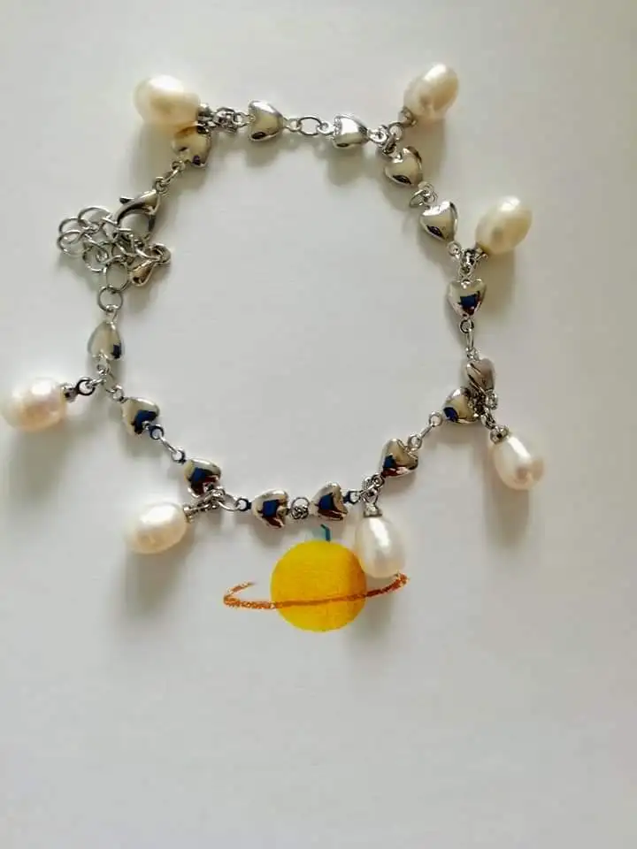 

Fashion pearl bracelets.5 colors.7 pearls.