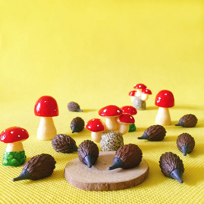 

New arrival~10 Pcs/miniatures red mushroom/hedgehog/cute/fairy garden gnome/moss terrarium decor/crafts supplies/bonsai/figurine