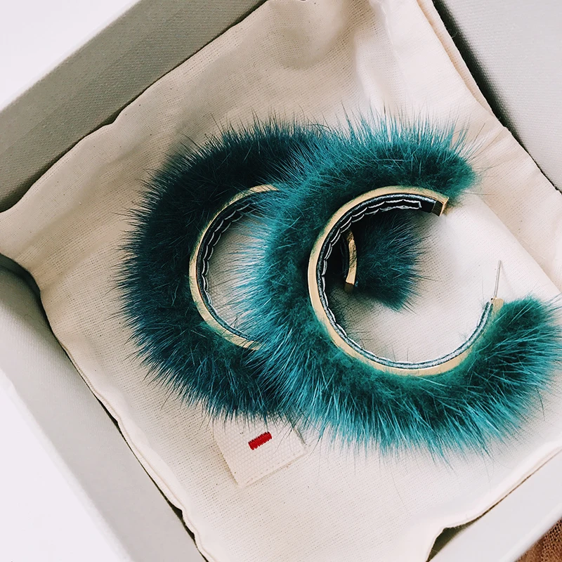 

LWONG 4 Colors Fur Large Hoop Earrings for Women Fall Winter Jewelry Wholesale Bold Furry Circle Earrings Hoops Celebrity Style