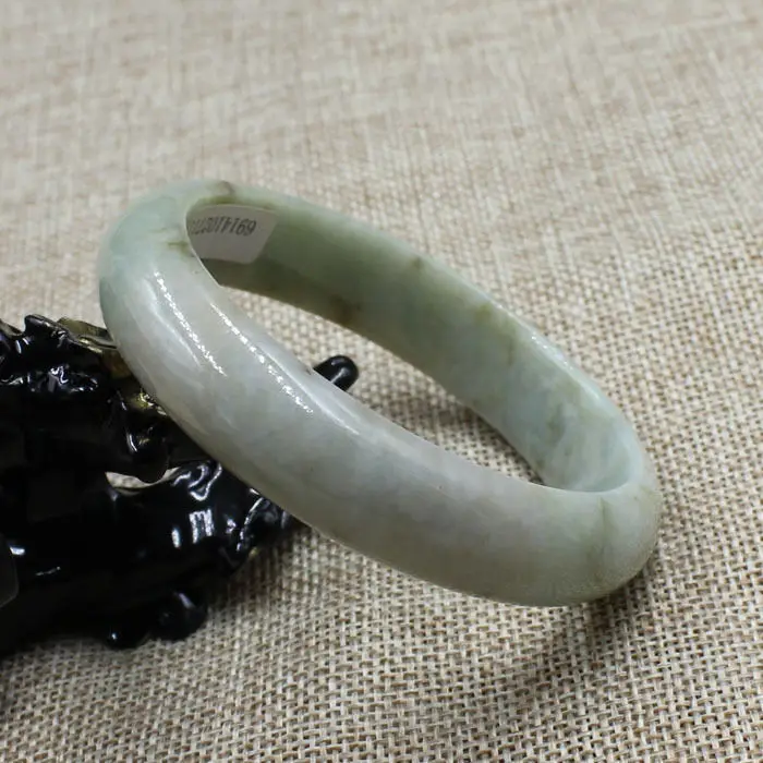 

102711 Certified Grade "A" Natural Green stoneite stone Gems Bracelet Bangle 59mm