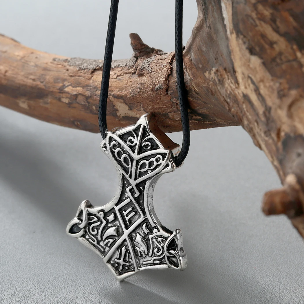 Cxwind – collier pendentif amulette Viking nordique pour homme, amulette avec le nœud du légendaire Viking Odin, pendentif Runes avec marteau, Talisman, bijoux