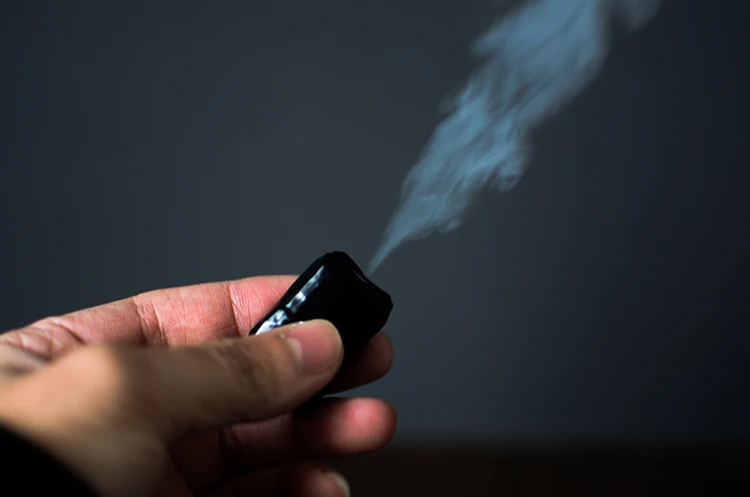 

1 set Mini remote control smoke device,Charge,close up street magic Tricks,props,professional for magician stage magie-Nothing