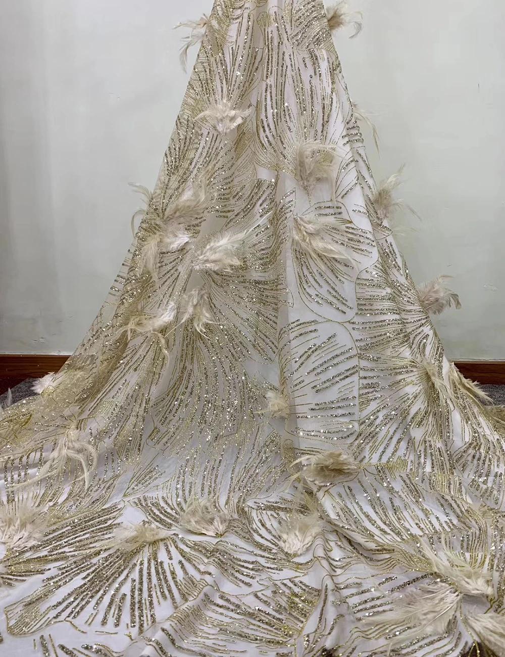 

African 3D Lace Fabric Feather 2019 Latest High Quality French net Lace Fabric Nigerian sequin lace fabrics For Wedding W102