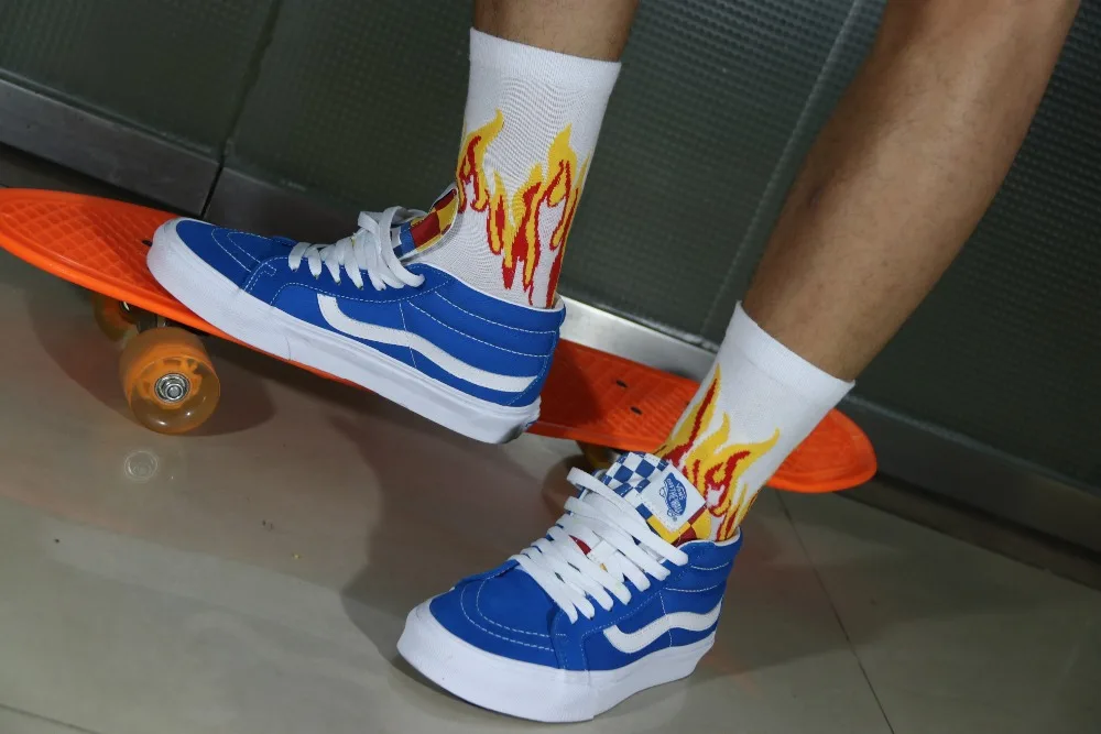Мужская мода хип-хоп хит цвета на огне носки для экипажа красное пламя силовой факел горячий теплый Уличный Скейтборд хлопковые длинные