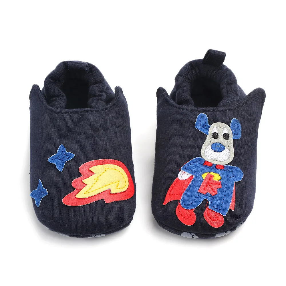 Противоскользящие теплые носки для новорожденных мальчиков и девочек с героями мультфильмов, тапочки, обувь, обувь для первых шагов, милая обувь с героями мультфильмов