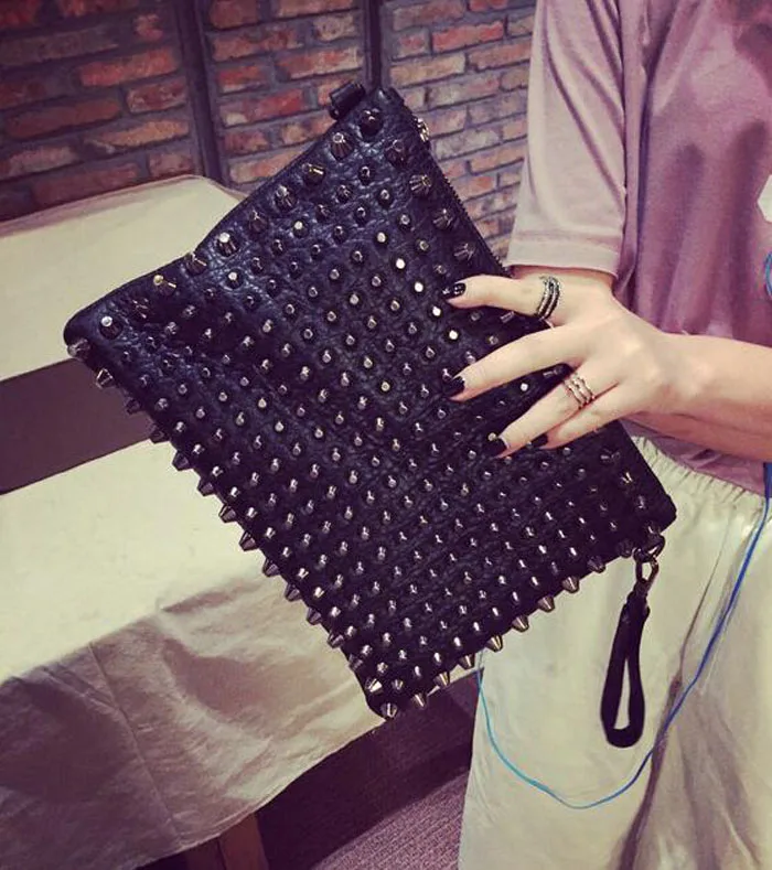 

2018 Bags Designer Leather Women Full Rivet Day Envelope Bag Punk Ladies Messenger Bag Quality Bags Women