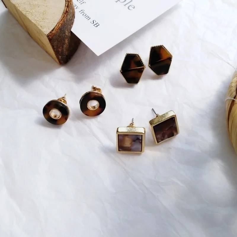 

Personality Simple Leopard Resin Geometric Earrings Beautiful Fashion Girl Women Accessories Temperament Female Ear Clip Jewelry