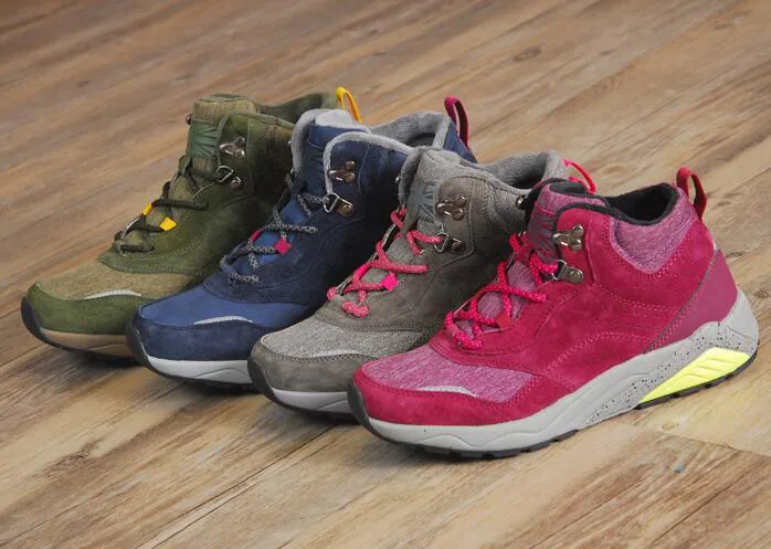 

Men winter autumn outdoor walking shoes men`s nubuck leather breathable walking sneakers male winter boots luminous sneakers