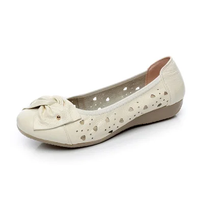 OUKAHUI/летние классические балетки на плоской подошве женская обувь из натуральной кожи с бантом и мягкой подошвой размера плюс, удобная женская обувь для отдыха - Цвет: White Hollow