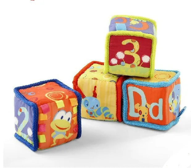 Игрушек! Милые детские игрушки красочные блестящие ткани Краб блоки колокольчик погремушки цифры буквы животные младенец подарок на день рождения 4 шт./лот