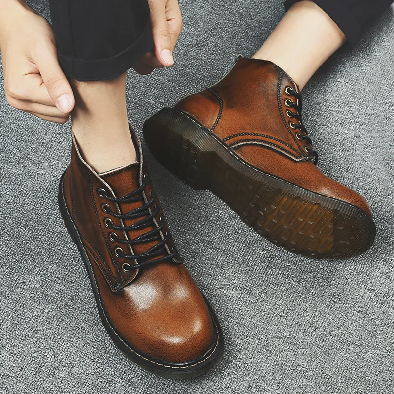 

2018 new men's low help Martin boots autumn and winter models Korean tooling boots men's wild Chelsea boots.