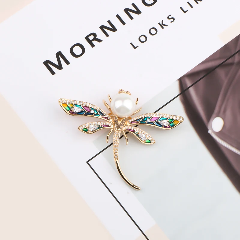 gold dragonfly brooch (1)