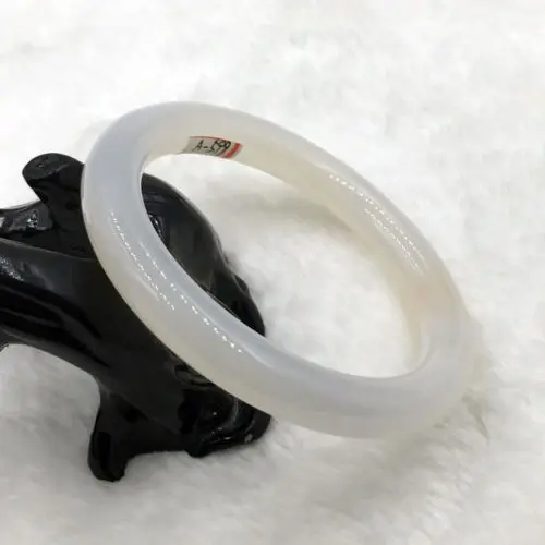

02009 Chinese Natural Beautiful Emerald White Nephrite Jade Bangle Bracelet