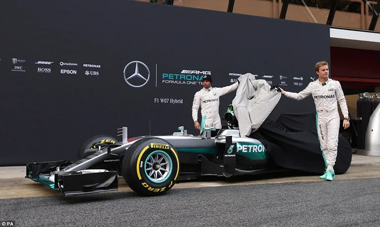 Новинка 1:18 Bburago литье под давлением Mercedes F1 W07 гибридная Металлическая Модель автомобиля игрушки вентиляторы Ограниченная серия автомобиля гамилтон Росберг