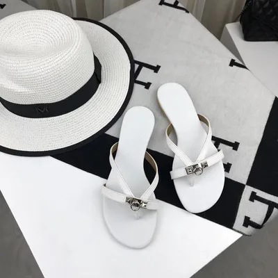 

2019 fashion leather flip flops women's summer sandals flat with outside beach non-slip female slippers Brand design shoes women