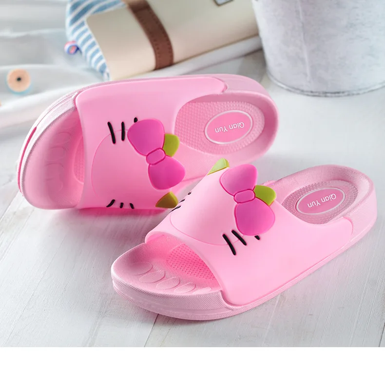 Обувь для мальчиков и девочек; летние тапочки для детей; домашние Нескользящие сандалии с Микки Маусом, человеком-пауком, Hello Kitty; детская обувь для девочек