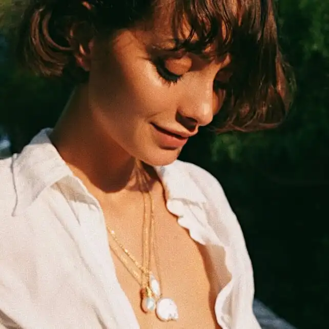 MishellNecklace_AzaleaNekclace_GabrieleNecklace2_Close.jpg