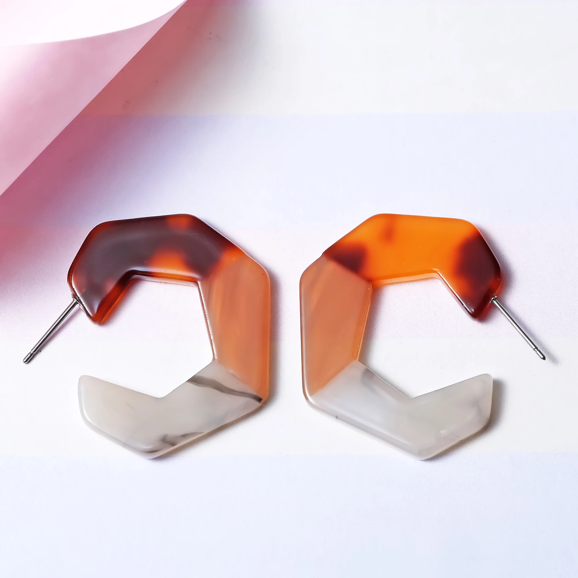 

Tortoiseshell Geometric Irregular Earrings Three-color Stitching Small Hoop Earrings for Women Earings Fashion Jewelry Brincos