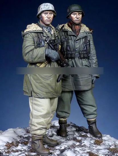 

1/35 Resin Figure WWII Soldier 2pcs Model Kits