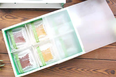 15*15*5cm Green colour Clover Leaf mooncake packing paper box,pancake biscuit Box, Gift Favor DIY Cookies cake Boxes 100pcs/lot - Цвет: 2