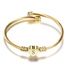 Bracciale rigido a forma di cuore in acciaio inossidabile Color oro per ragazze di moda con braccialetti con ciondoli a forma di alfabeto iniziale per donna