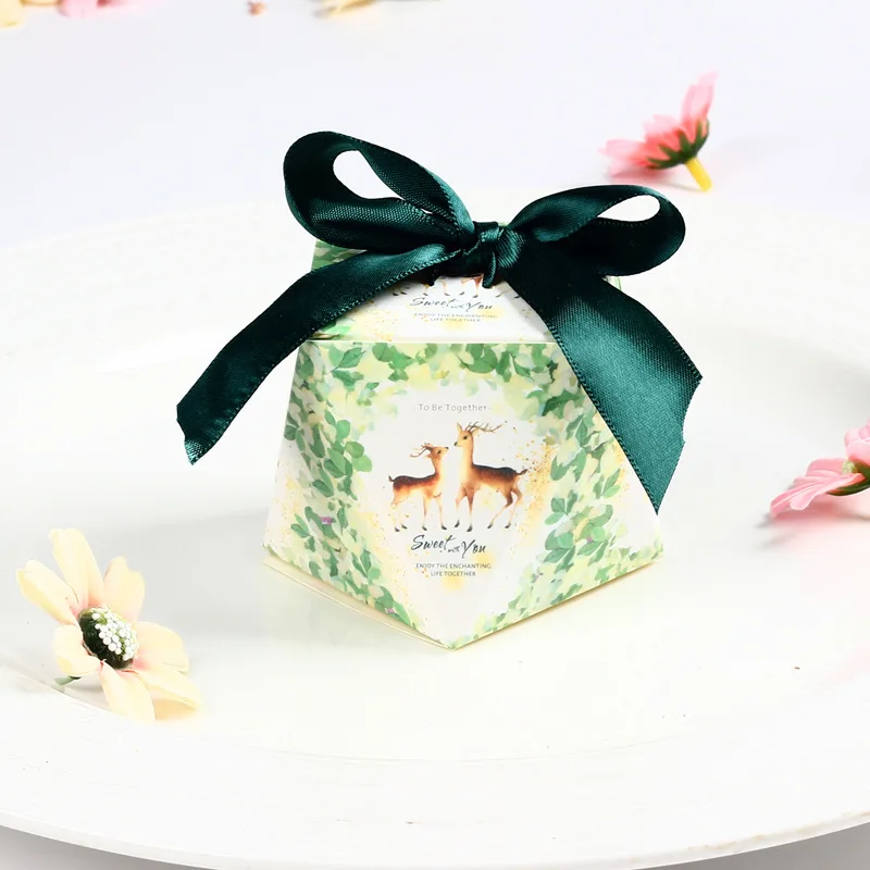 

100Pcs European diamond shape Green forest style Candy Boxes Wedding Favors Bomboniere paper thanks Gift Box Party Chocolate box
