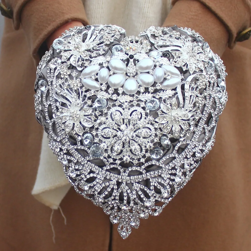 Heart-shaped Crystal Brooch Wedding Bouquet Bling Luxury Pearl Bridal Bouquets Rhinestone Flower Wedding Decoration Custom Made
