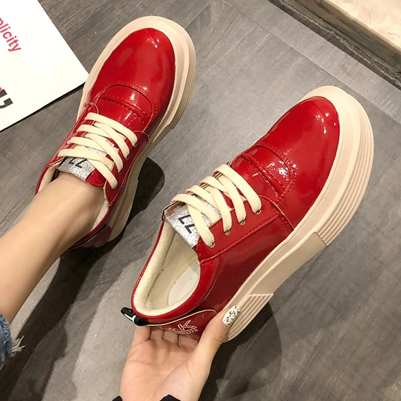 

Designer Women Patent Leather Thick Bottom Sneakers Ladies Simple Letter Platform Shoes Casual Shoes Feminino Running Footwear