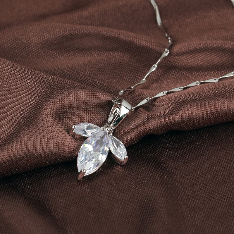 

Gussiarro Jewelry Fashion White Gold Color Silver Color Leaf Pendant Statement Necklace For Woman New Collar Necklaces Pendants