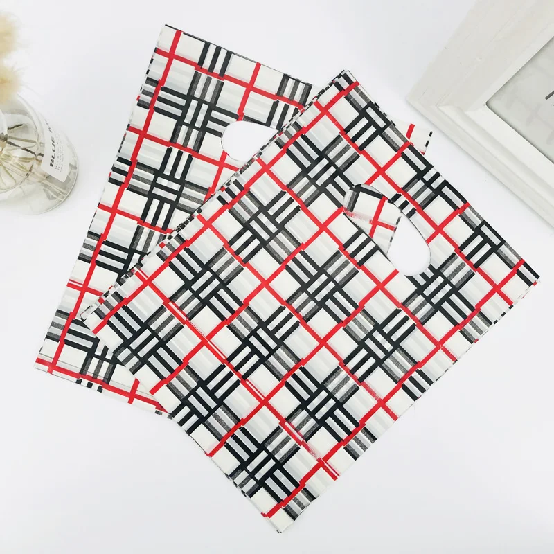 Small Black Red Striped Lattice 20x25cm Plastic Gift Bag With Handles Jewelry Handle Bags For Shops 100pcs | Дом и сад