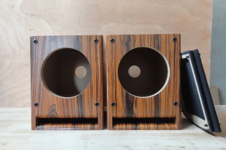 5 speaker box