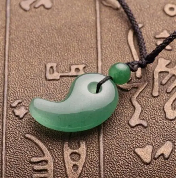 Pure Natural Crystal Pendant Dongling Jade Lovers Magatama Tai Chi Yin And Yang Fish Buckle Crescent Spike huismerk kopen in de aanbieding Pure Natural Crystal Pendant Dongling Jade Lovers Magatama Tai Chi Yin And Yang Fish Buckle Crescent Spike huismerk kopen in de aanbieding