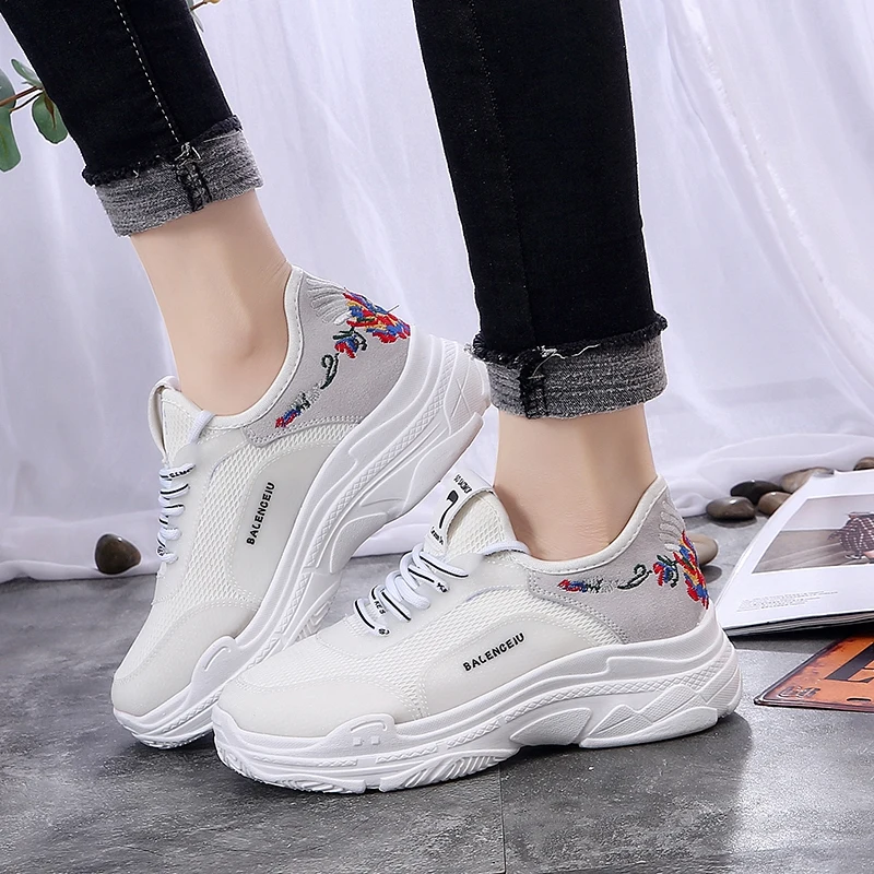 

Hot Sell Women Luxury Running Shoes Comfortable Women Walking Jogging Shoes Black White Ladies Sport Footwear Cheap