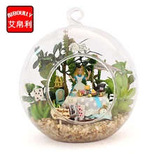 Алиса послеобеденный чай DIY деревянный миниатюрный кукольный домик 3D комплект и стекло Пылезащитная крышка хижина и Голосовое управление светильник Кукольный дом