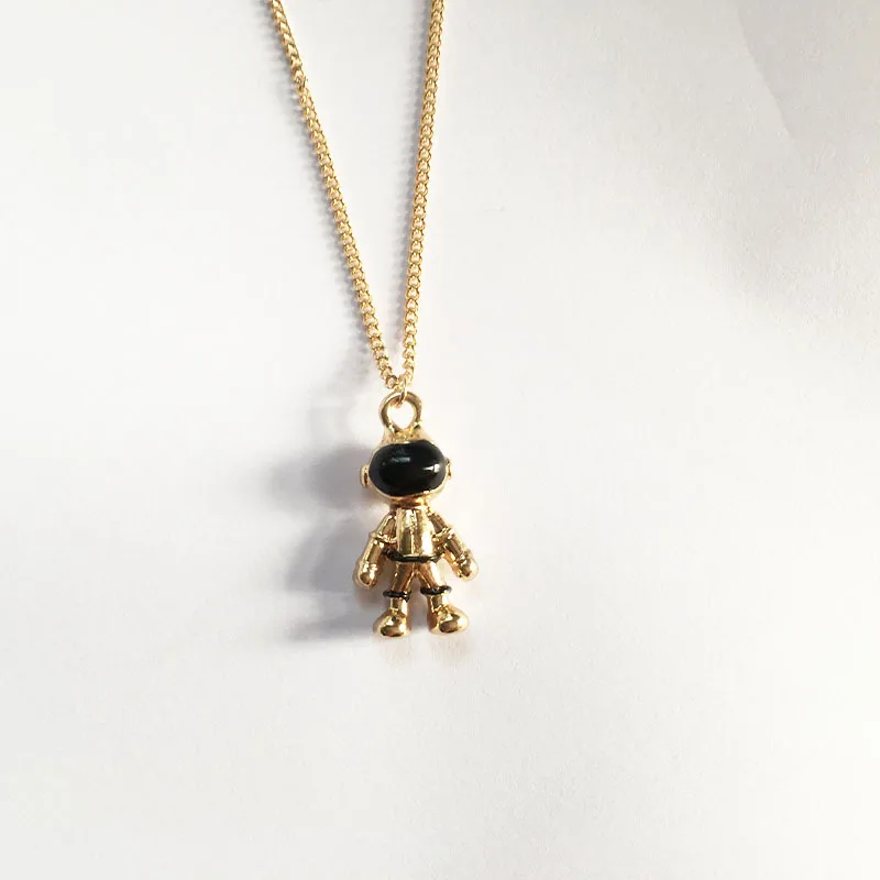 

2019 New Fashion Unique Design Astronaut Robot Pendant Necklace Personality Universe Spaceman for Woman Party Jewelry Gfit