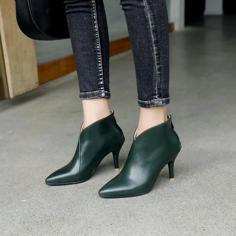 

Big Size 11 12 13 14 15 16 17 Ma'am Fine heel Short boots Pure color Pointed boot barrel High heel boots