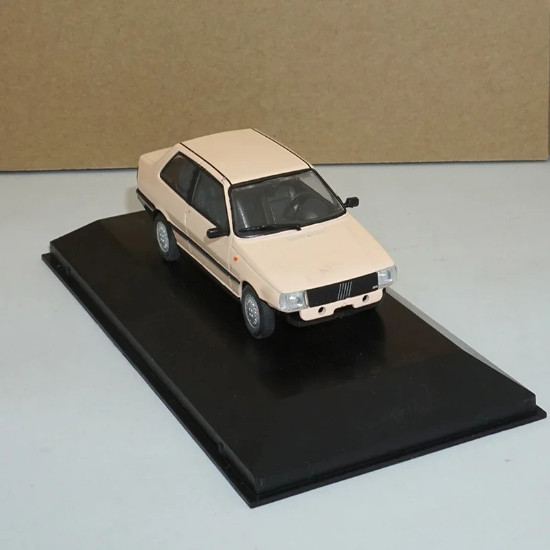 Коллекция бутик 1/43 моделирование FIAT PREMIO-1987 классическая мебель модель сплав литье под давлением винтажные автомобильные игрушки подарок на день рождения