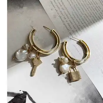 

Asymmetric key lock baroque pearl pendant double circle circle earrings female temperament and collars earring