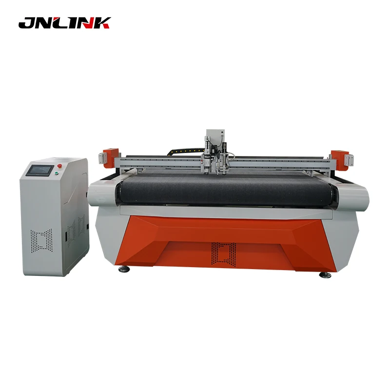 

CNC Oscillating blade leather Cutter / CNC Vibrating Knife Cutting Automatic Fabric Cutting Machine With Vaccum
