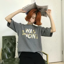 Для женщин летом был Танцы письма печатаются футболки Повседневное с круглым вырезом и короткими рукавами фиолетовый футболки свободные женские Топы и футболки