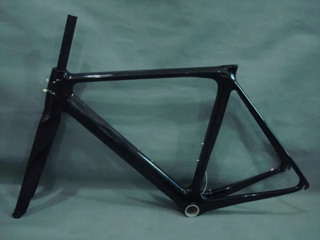 $US $274.80 OEM Acceptable Hot Sale Carbon Frame Road Bicycle Made in Taiwan Factory Coming with Fork Seatpost 