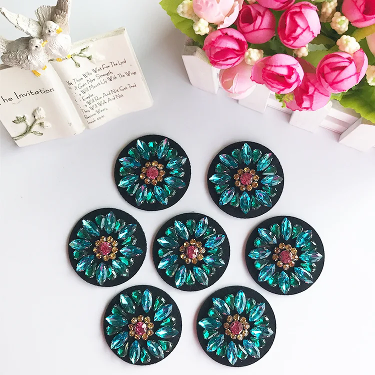 

embroidery beaded round flower patches,rhinestones beads flowers appliques badges,crystals appliqued patches for clothing A829
