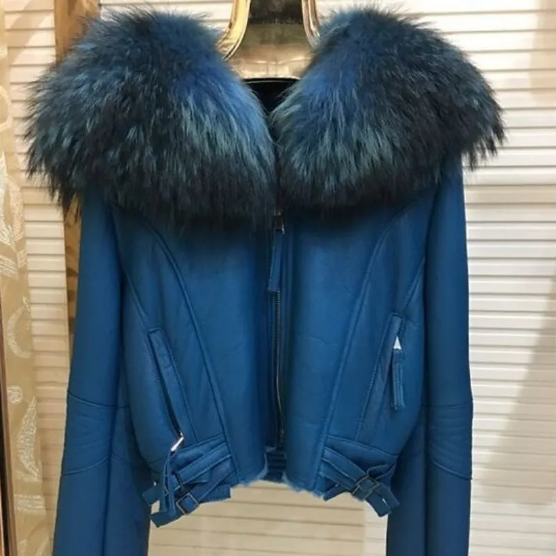 Женское пальто из натурального овечьего меха, зимняя теплая Модная куртка из натуральной овечьей кожи, меховой воротник из натурального меха енота