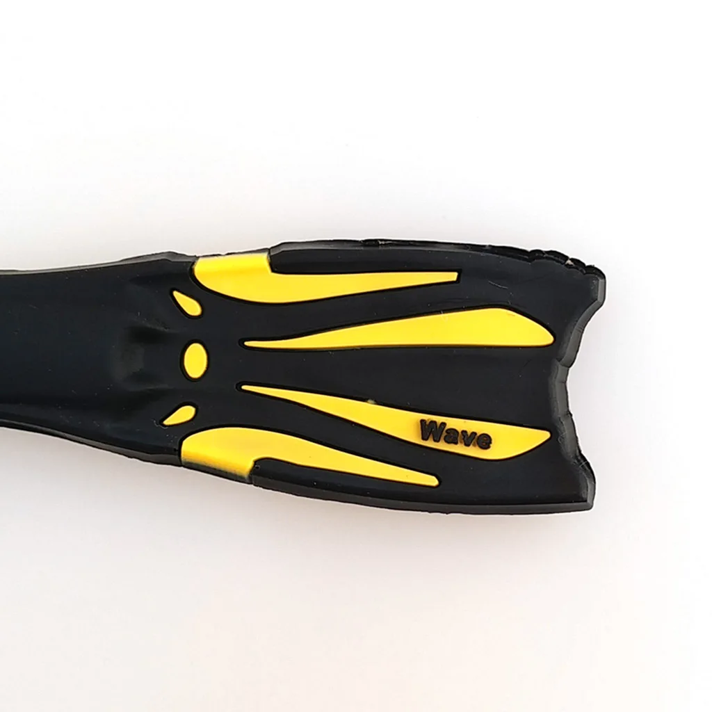 Scuba Flipper Key Chain for Men and Women - Keyring for Boat Kayak Surfing Sailin Car Key 4 Colors Water Sports SCUBA Snorkeling