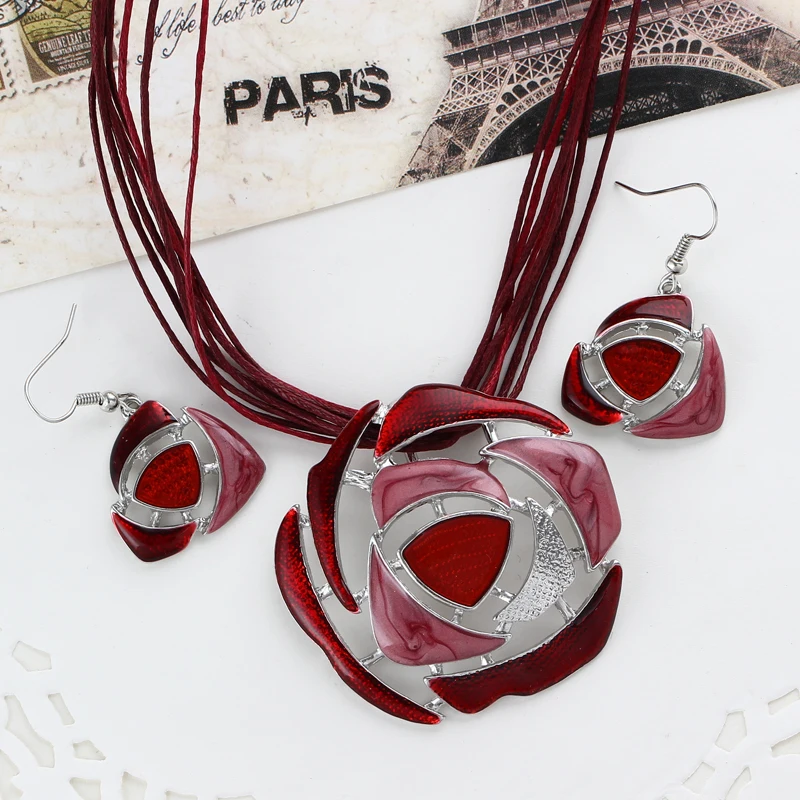 

Vintage Enamel Jewelry Set Multilayer Leather Chain Hollow Round Gem Silver Pendant Necklace Earrings Summer Jewelry Sets Women