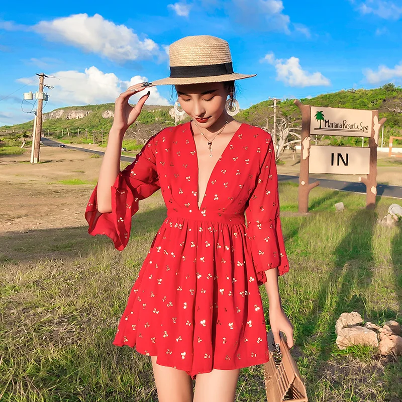

Holiday Chiffon Jumpsuit Female 2019 Summer New High Waist V-neck Wide Leg Shorts Seaside Beach Short Jumpsuit Women