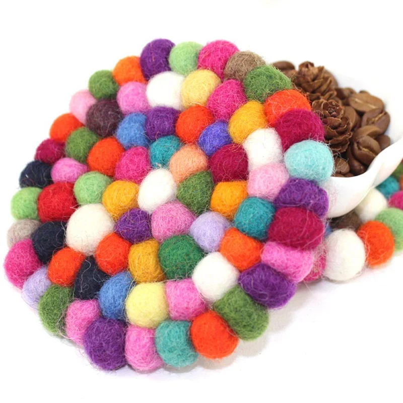 

10*10cm Handmade Wool Felt Ball Trivet Table Heat Resistant Mat Cup Round square Coaster 3 colors