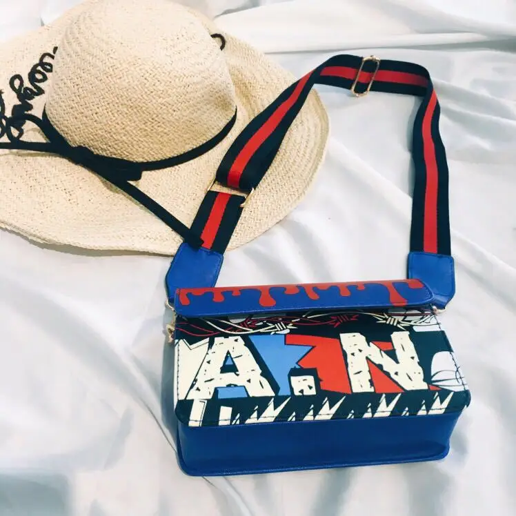 4388205030_1924897600